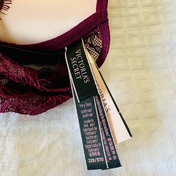 Victoria’s Secret Very Sexy Front Close Shine Strap Push-Up Bra - Picture 12 of 12